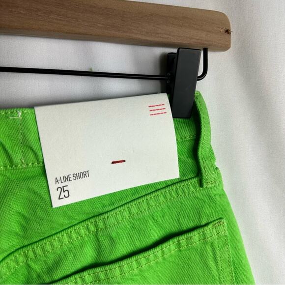 UO BDG Chewed A-Line Denim Shorts Bright Green NWT in Size 25 - Picture 5 of 7